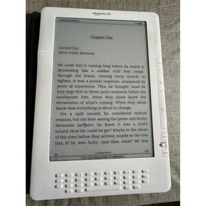 Amazon Kindle 2nd Generation White E-Reader D00611 with Case 2GB